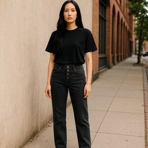 Lee High Rise Black Jeans with Sleek Silhouette